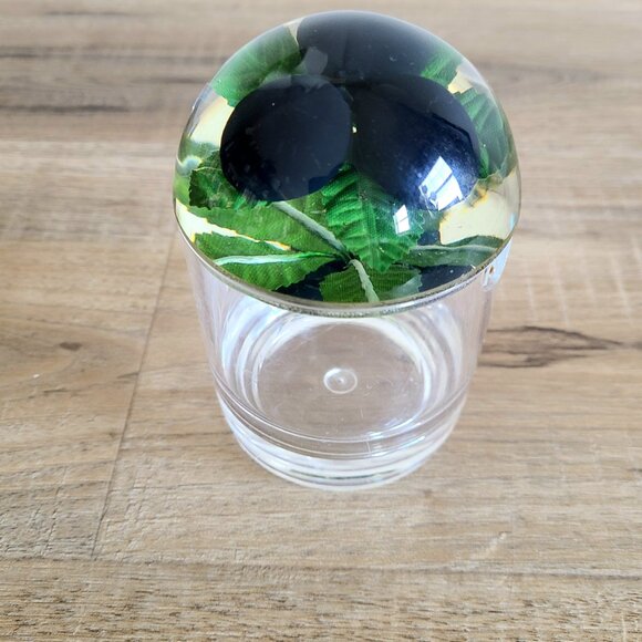 Vintage 1960-1970s Acrylic Lucite jam pot with blackberry design on the lid. - Picture 4 of 10